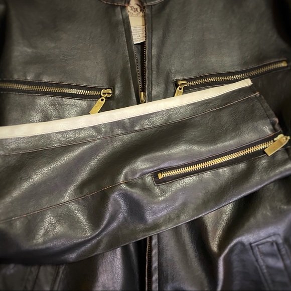 Men's Leather Jacket - Picture 5 of 6